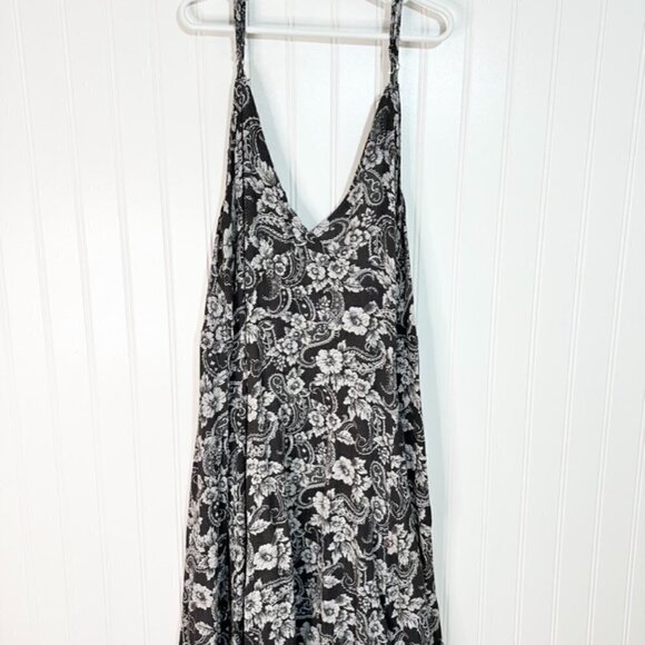 fourteen and 9th Dresses & Skirts - Fourteen and 9th Junior Floral Sundress Black and White Sz S